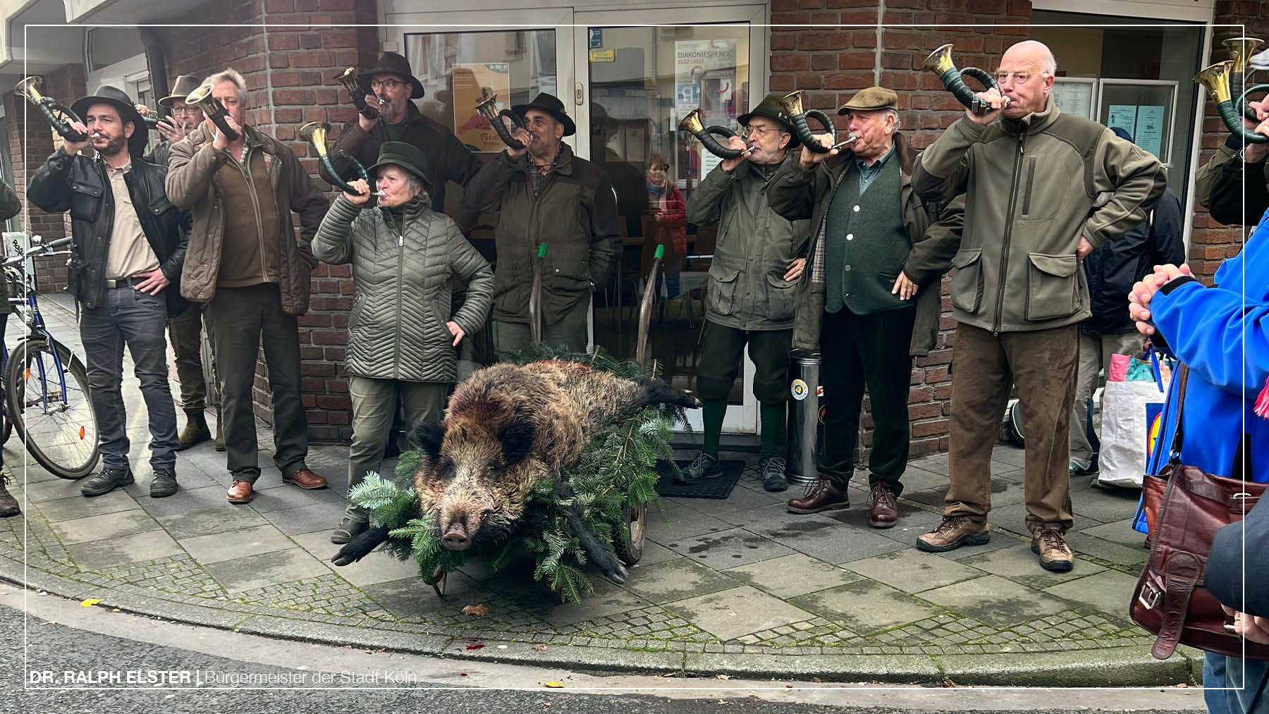 Wildspende 2023: Kölner Jägerschaft übergibt Wildschwein an Lobby-Restaurant LORE